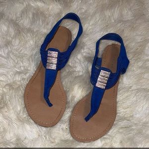 Worn them 1 time for a wedding. Not exactly my style of sandals.